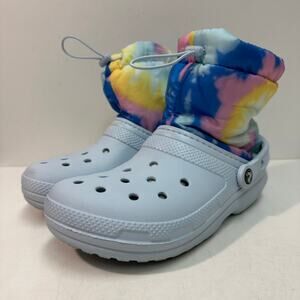 VERY GOOD Crocs Women's Classic Neo Puff Boot Tie Dye Rainbow Light Blue 9